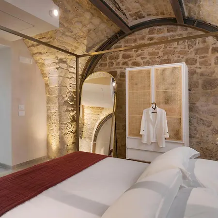 Elysium Boutique - *