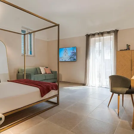 Elysium Boutique - *